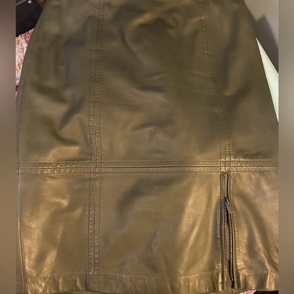 Talbots vintage💯 lamb skin leather skirt. Perfect condition! - Picture 6 of 11